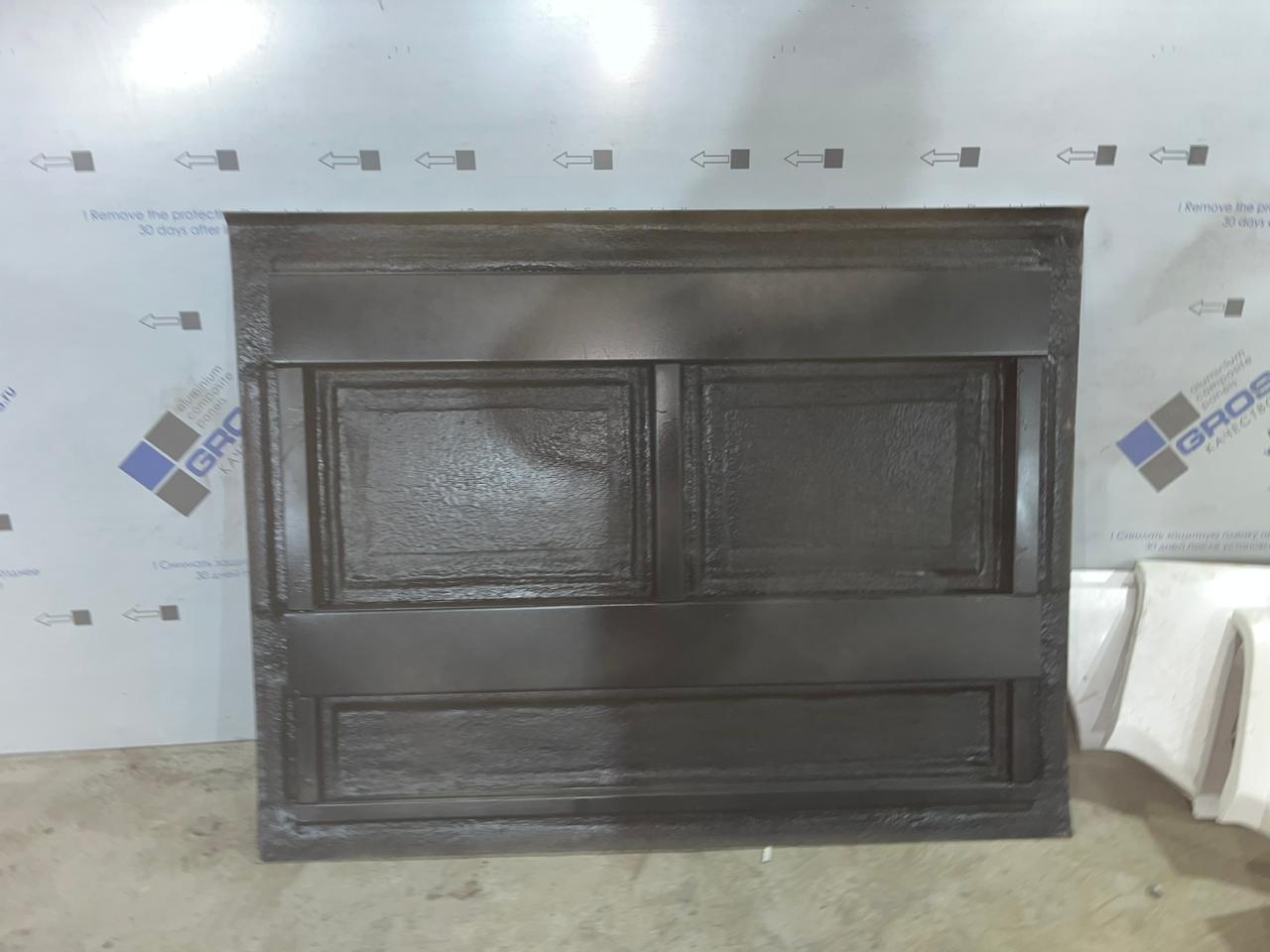 Крышки багажных отсеков автобуса