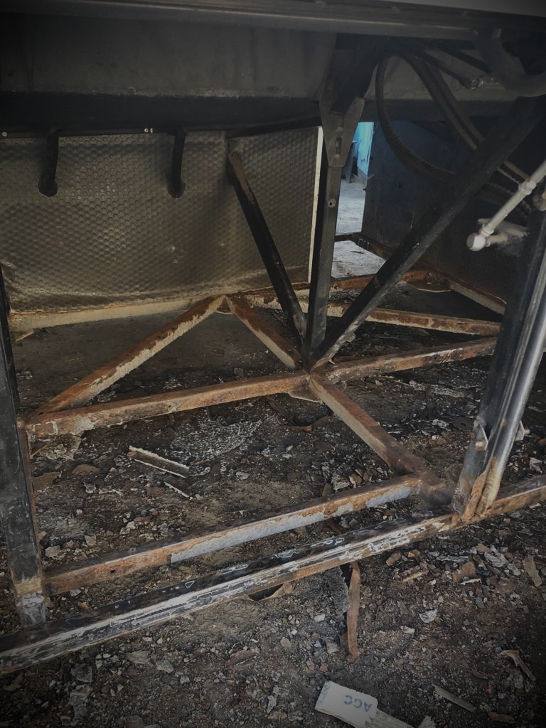 Ферма пола багажных отсеков и стенок багажных отсеков автобуса